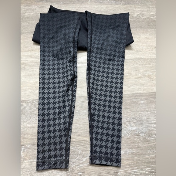Lululemon Wunder Under Pant Full-On Luon Womens 8 
Giant Houndstooth Dip Dye - Picture 10 of 14